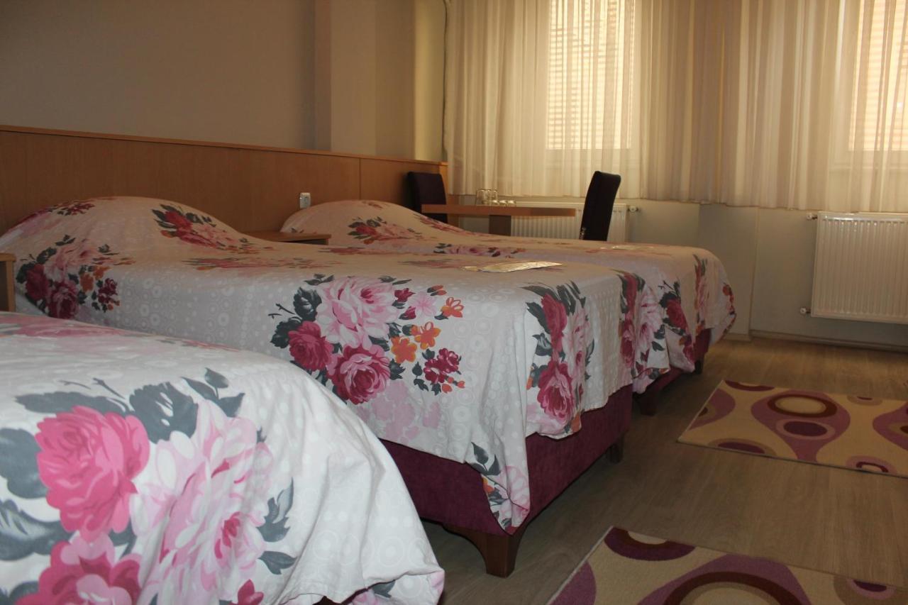 Hotel Oezsefa Istanbul Ngoại thất bức ảnh
