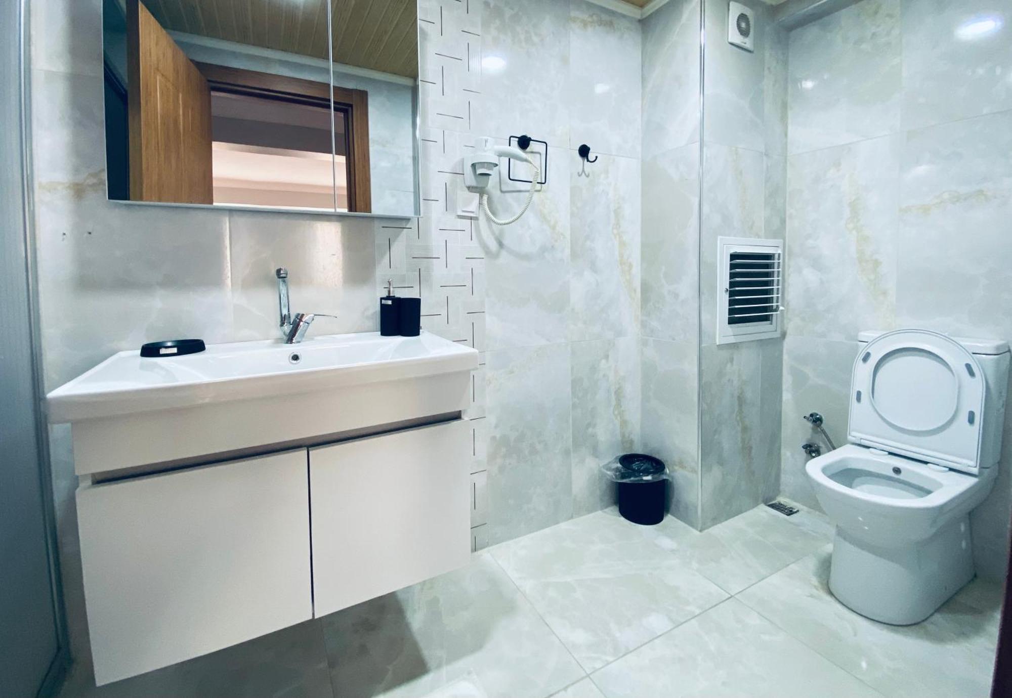 Hotel Oezsefa Istanbul Ngoại thất bức ảnh